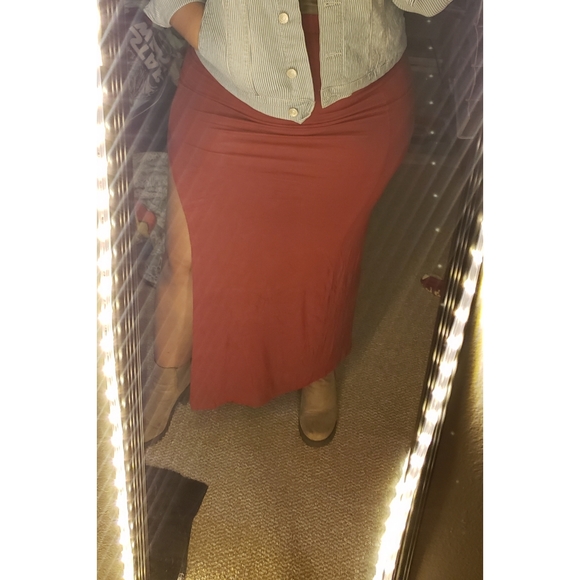 Foever 21 Maroon Maxi Skirt w/Slit - Picture 2 of 2